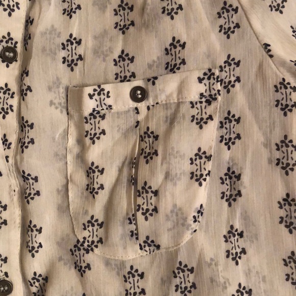 Sheer pattern top - Picture 4 of 5